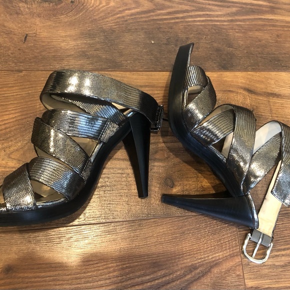 Glitzy silver Michael Kors Jillian sandal size 7.5 EUC - Picture 4 of 6